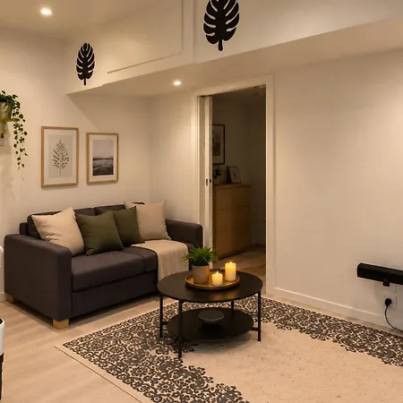 Apartment Enebacken 4 *