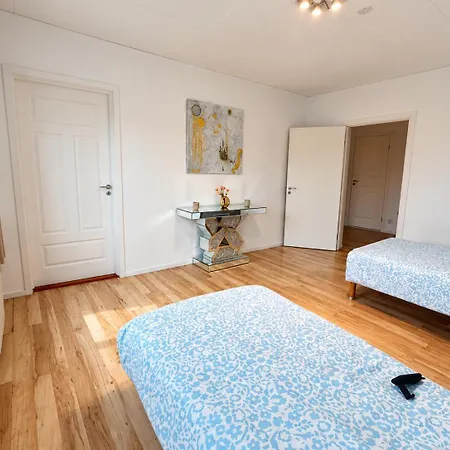 Iliam Fastighets Apartment *