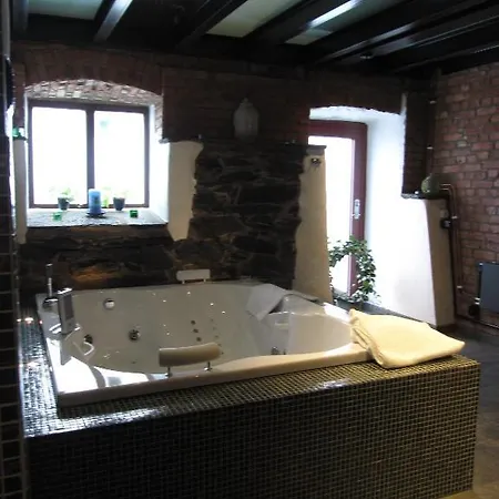 Отель Iqsuites