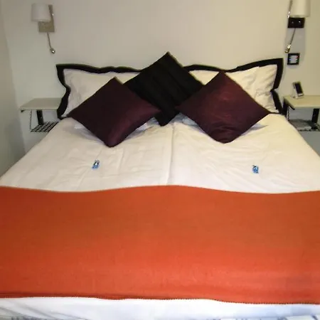Iqsuites Отель