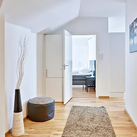 Engel Apartment *