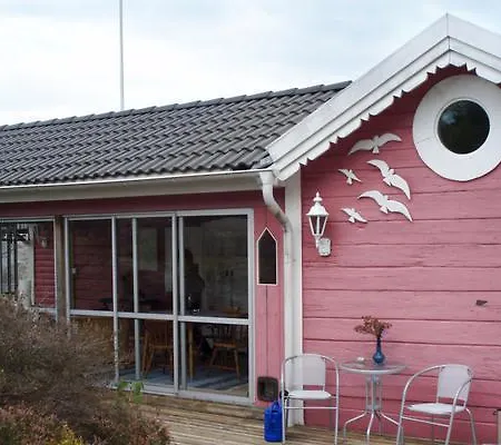 Two-bedroom Holiday In Karna 2 Semesterbostad *