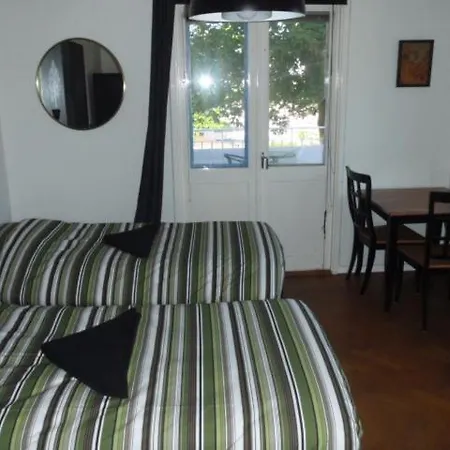 Gasthuis Gustav Bed & Kitchenette *