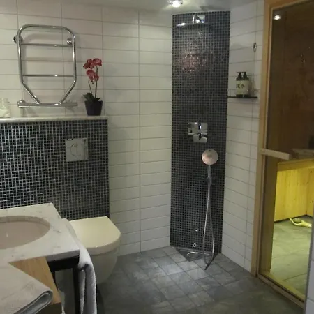Iqsuites 4*