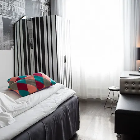 Flora Hotel 4*