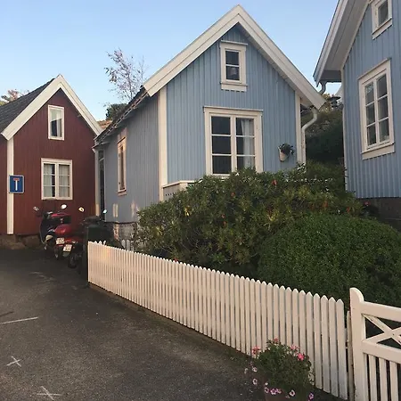 Fjallbacka Harbour Orman Evi *