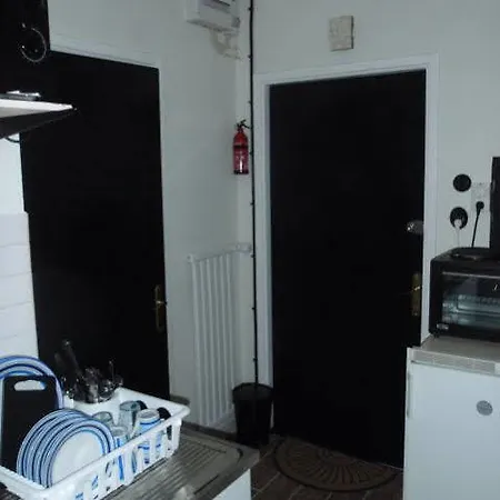 Гостевой дом Gustav Bed & Kitchenette Гётеборг