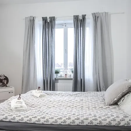 Vasagatan - Beautiful 20th Century Flat Апартаменты Гётеборг