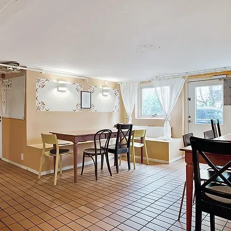 מלון Hotel Nice Bed & Breakfast 3*