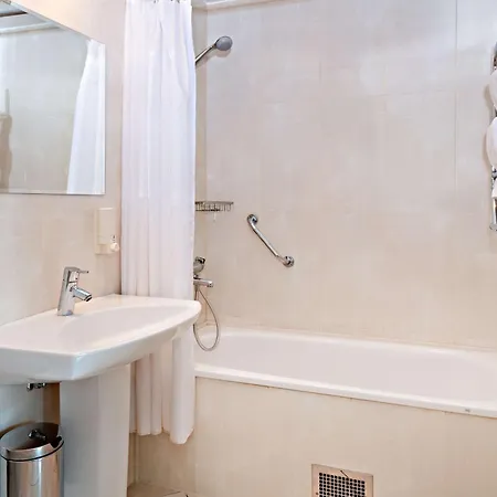 Center - Sure By Western Hotell 3*