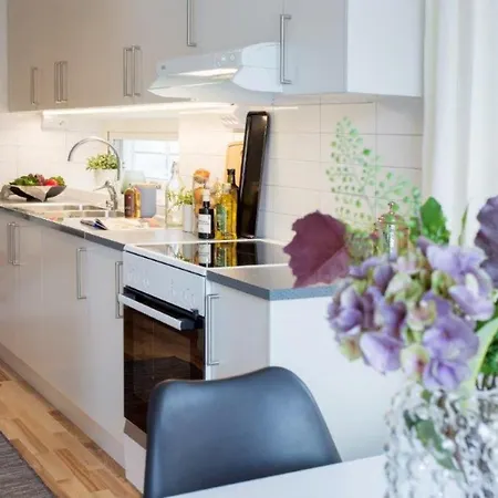 1bedroom Centrally Located In 1301 *