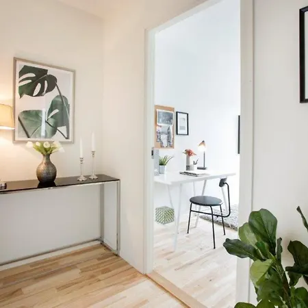1bedroom Centrally Located In 1301 Gothenburg