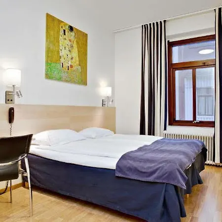 Center - Sure By Western 3*