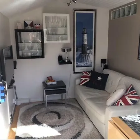 Eklanda Studio Apartment *