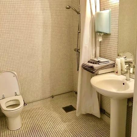 Very Central 165 Square Meters Avenue *