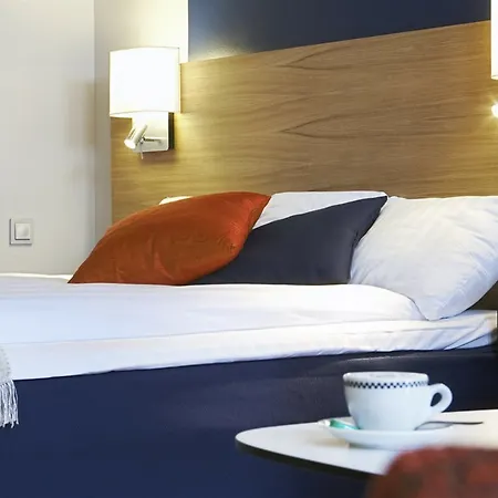 Quality Waterfront Hotel