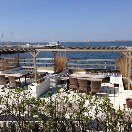 Small House Nearby City And Walking Distance To The Sea! * Göteborg
