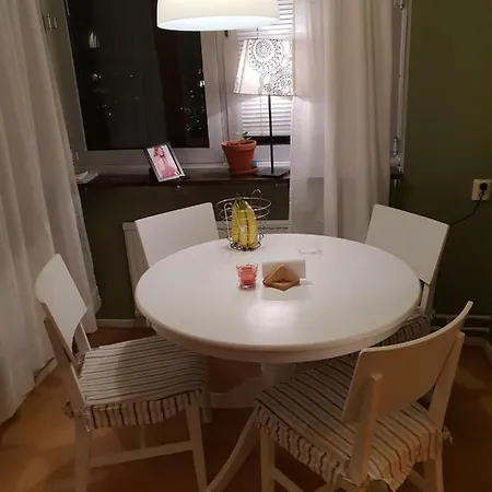 Distansgatan37 421 72 Vastra Frolunda * Gotenburg