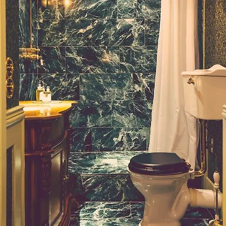 Pigalle 5*