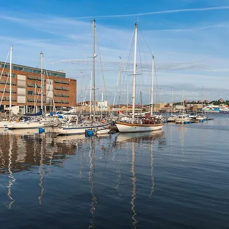 Hotel Radisson Blu Riverside 4*