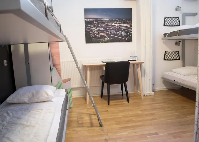 Slottsskogens Hostal *