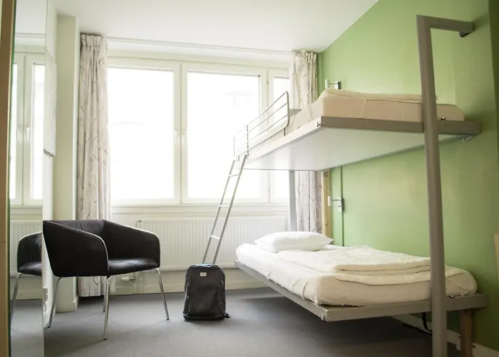 Slottsskogens Hostal