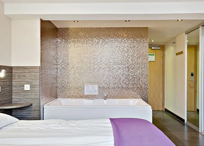 Sure By Western Arena Hotel