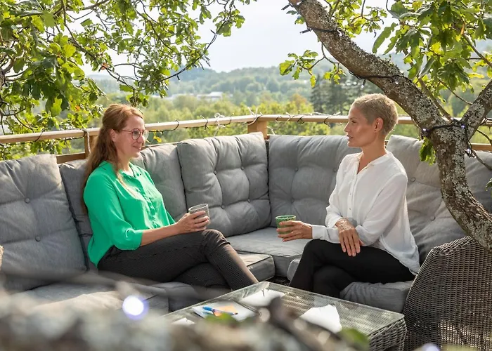 Treetop Hangout & Hotell