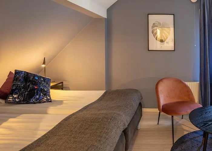 Treetop Hangout & Hotell