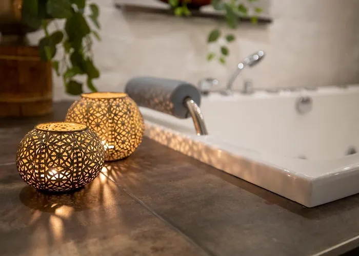 Treetop Hangout & 3*