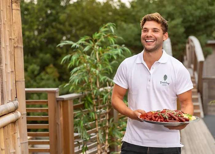 Hotel Treetop Hangout & 3*