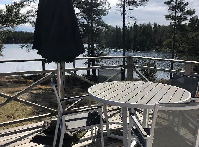 בית נופש Bjoersjoedal House's *