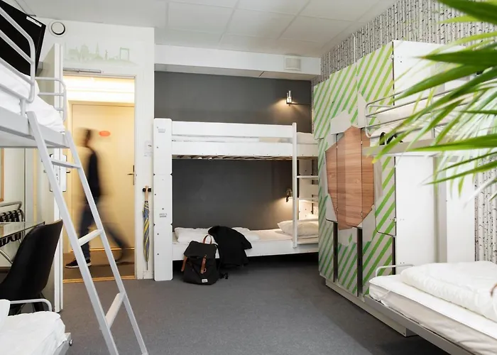 Slottsskogens Hostal