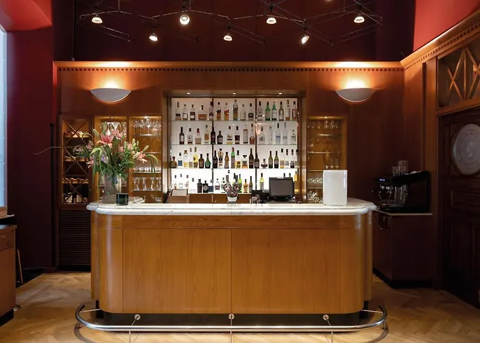 Elite Plaza Hotel 4*