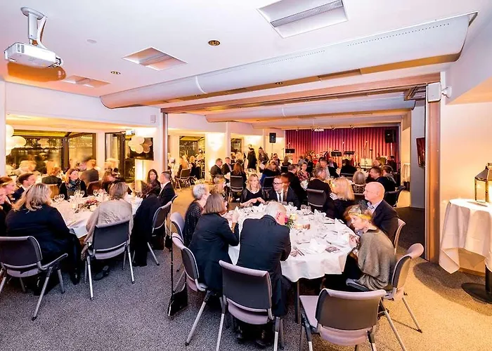 فندق Quality Waterfront 4*