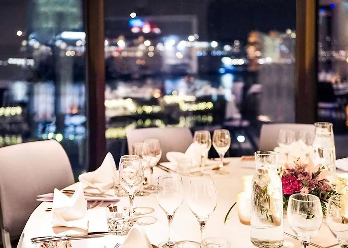 Quality Waterfront فندق 4*