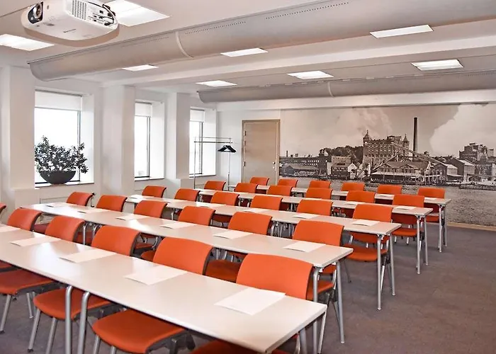 Quality Waterfront فندق