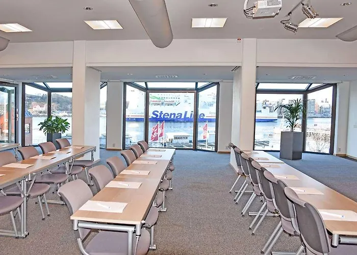 فندق Quality Waterfront 4*