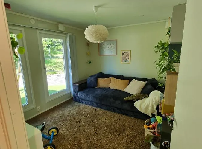 Villa Nyrenoverad Stor 15 Mintuer Fran Centrum