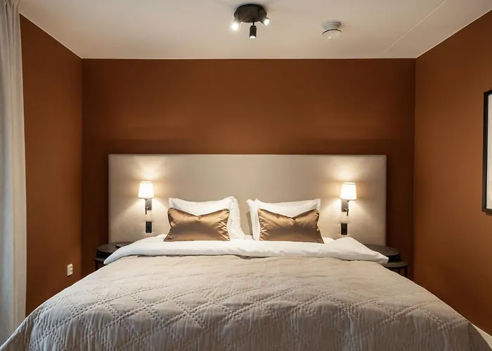 Live And Ekmanska Apartmanhotel 4*