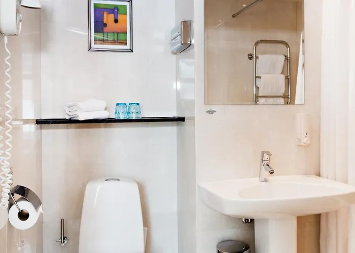 Center - Sure By Western ホテル