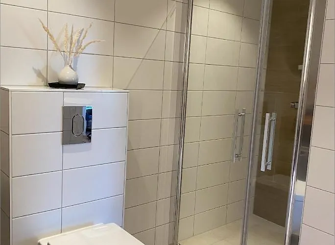 Luxurious With Free Parking Apartament *