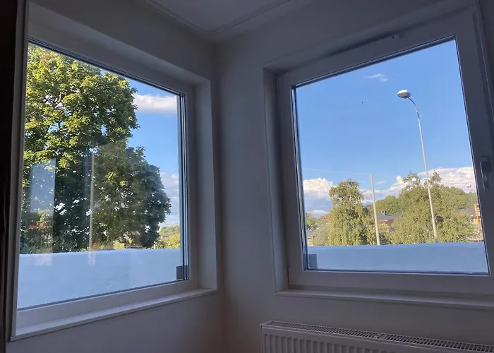 Luxurious With Free Parking *