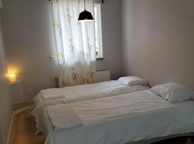 Harlig I Savedalen 10 Min Hotell *