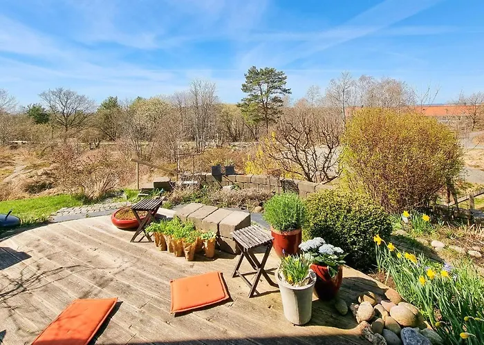 2 Bedroom Beautiful In Prázdninový dům *