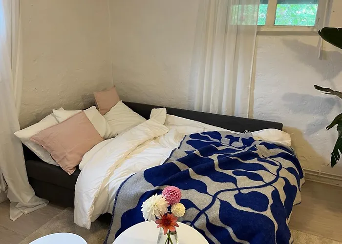 Daire Spacious & Affordable Stay, 8 Sleeps With Garden! *