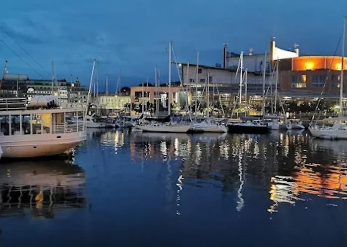 Hotel en barco Downtown Sailboat - Vega 1 *