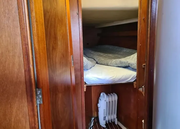 Downtown Sailboat - Vega 1 Hotel en barco Gotemburgo