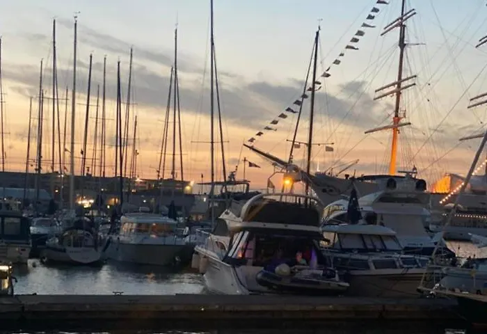 Downtown Sailboat - Vega 1 Botel Gothenburg