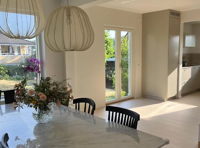 Naera Och Stan Villa Gotenburg